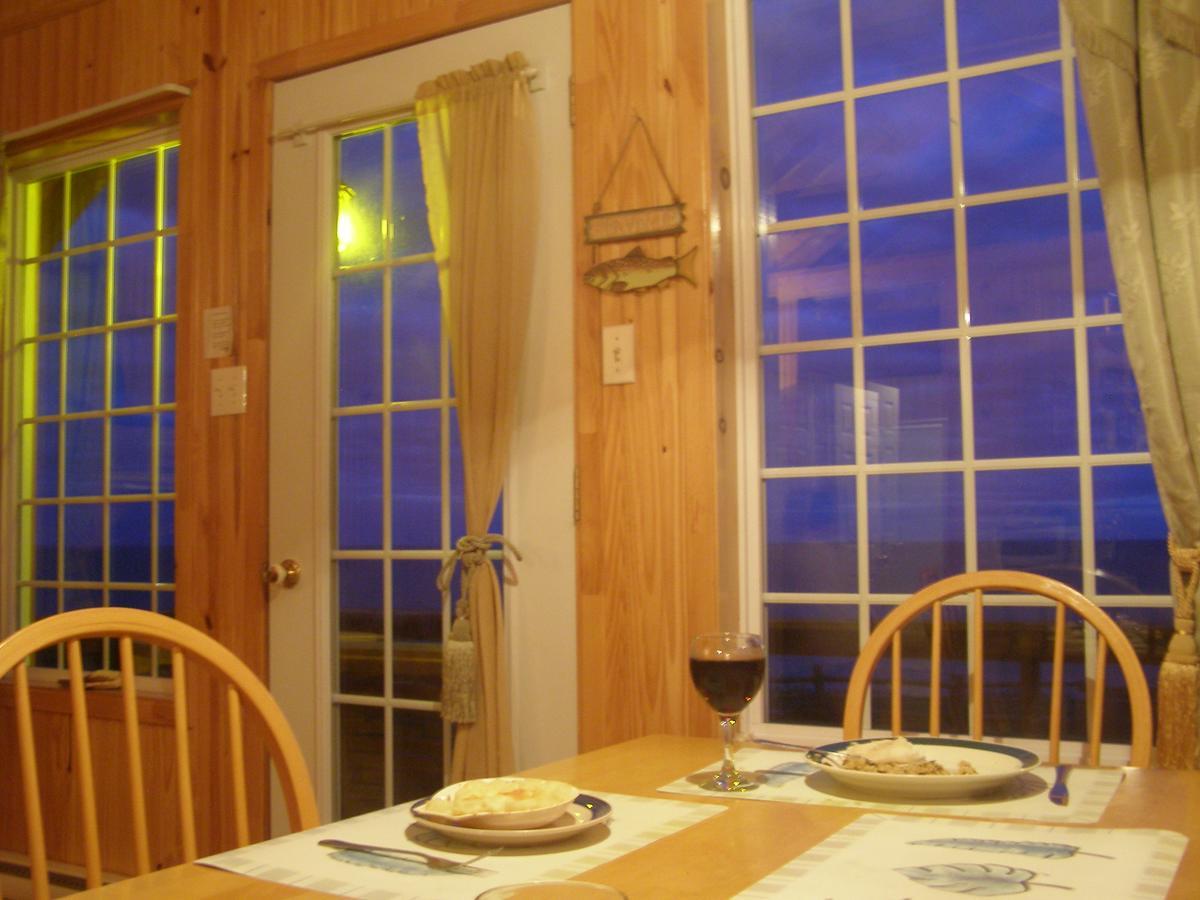 Les Chalets Brise-De-Mer Sainte-Therese-de-Gaspe Kültér fotó